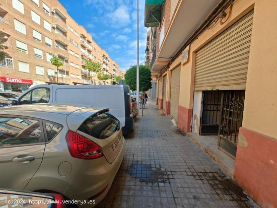  Local comercial en Manises - VALENCIA 