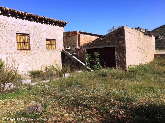 Casa Rústica en Macastre - VALENCIA