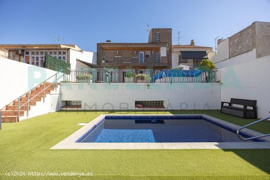 Preciso piso de grandes dimensiones con terraza y piscina - BARCELONA