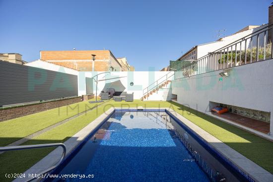 Preciso piso de grandes dimensiones con terraza y piscina - BARCELONA