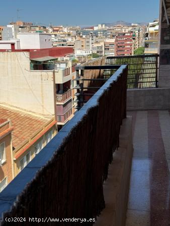 PRECIOSO PISO CON VISTA AL MAR EN CENTRO DE ALICANTE - ALICANTE