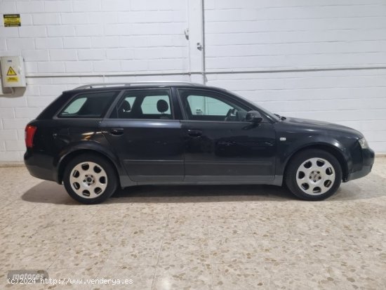 Audi A4 2.5 tdi avant de 2003 con 400.000 Km por 2.000 EUR. en Sevilla