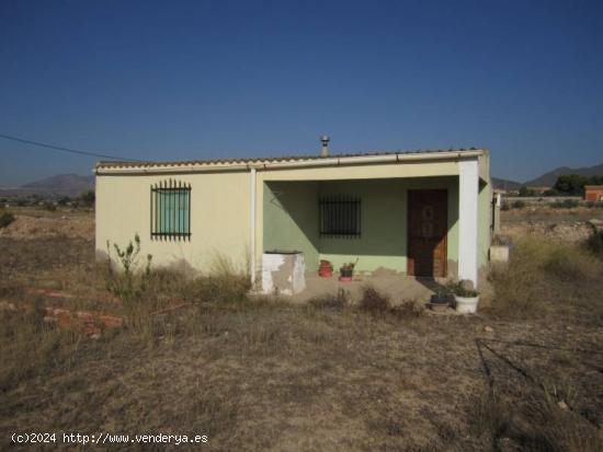  SE VENDE CASA DE CAMPO EN LA ROMANA - ALICANTE 