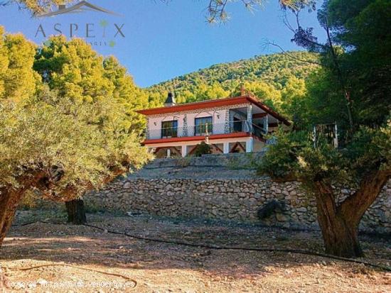 SE VENDE CASA DE CAMPO EN CASTALLA - ALICANTE