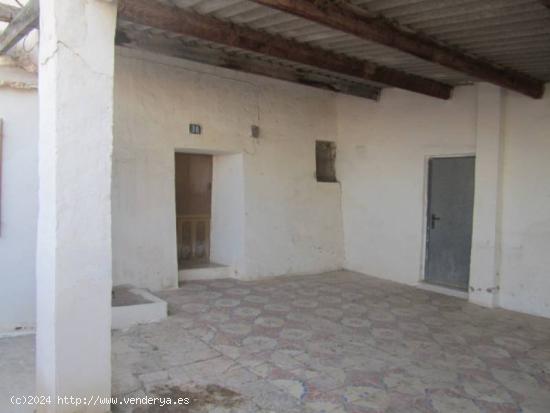 SE VENDE CASA CUEVA EN CREVILLENTE - ALICANTE