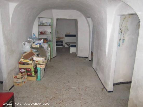 SE VENDE CASA CUEVA EN CREVILLENTE - ALICANTE