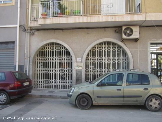 SE VENDE LOCAL COMERCIAL EN REDOVAN - ALICANTE