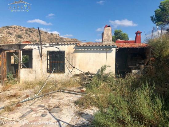 SE VENDE CASA DE CAMPO EN ASPE - ALICANTE