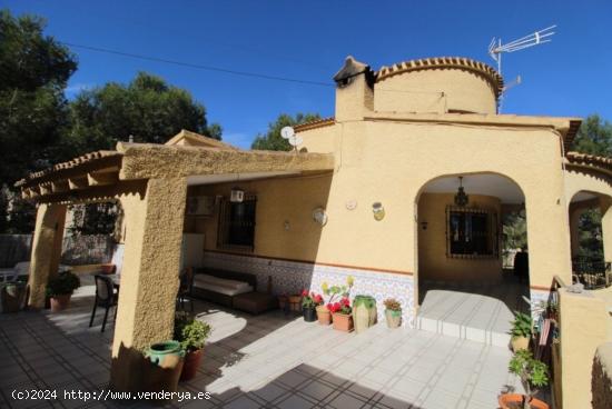 Chalet independiente en venta - ALICANTE