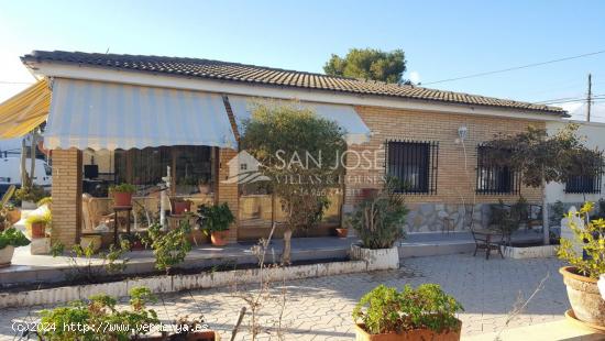  VENTA DE CHALET EN EL ALTET , ELCHE - ALICANTE 