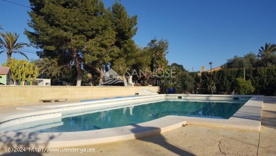 VENTA DE CHALET EN EL ALTET , ELCHE - ALICANTE