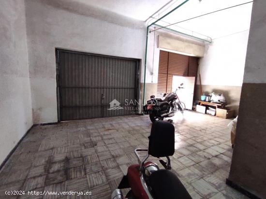 SE VENDE LOCAL CON DOS PUERTAS DE GARAJE EN NOVELDA ZONA GLORIETA - ALICANTE