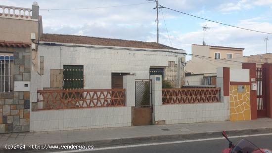  SE VENDE CASA UNIFAMILIAR , ZONA TRANQUILA ,PARA REFORMAR - ALICANTE 