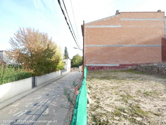 Solar en mejor zona de Sant Marti de Tous para hacer casa y jardín por 77500 Eur - BARCELONA