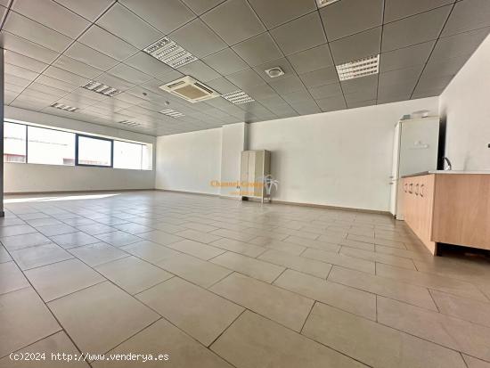 OPORTUNIDAD DE ALQUILER DE GRAN LOCAL EN EL PARQUE EMPRESARIAL DE TORRELLANO DE 350M2!! - ALICANTE