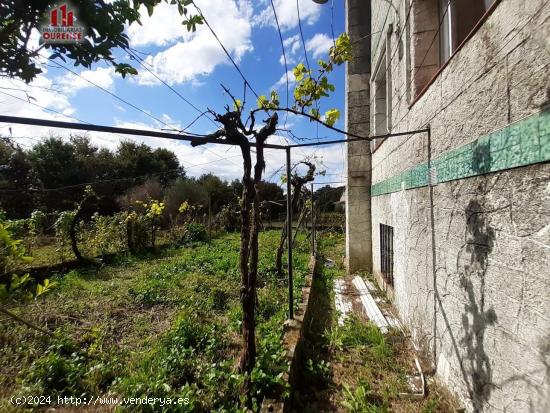 CASA CON PARCELA EN UN PUEBLO CERCA DE VILLAMARÍN - ORENSE