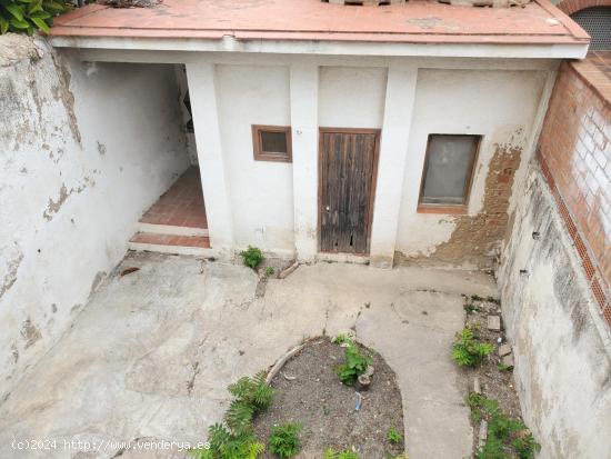 Encantadora Casa Adosada a Reformar en Calafell Pueblo - TARRAGONA