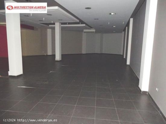 LOCAL COMERCIAL EN CALLE JUAN LIROLA + PLAZA DE GARAJE - VENTA POR IVA - ALMERIA