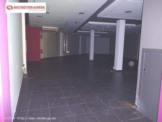 LOCAL COMERCIAL EN CALLE JUAN LIROLA + PLAZA DE GARAJE - VENTA POR IVA - ALMERIA