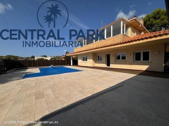 Gran Chalet individual en Castellvell  del Camp- Urb. Castellmoster Av. Gessamí - TARRAGONA