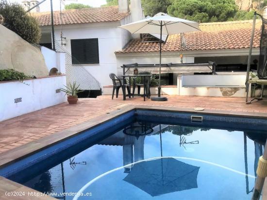 PRECIOSA CASA ADOSADA CON PISCINA EN LAS JARAS, CORDOBA - CORDOBA