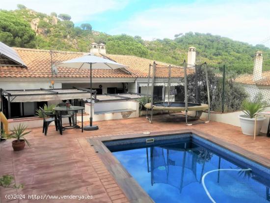 PRECIOSA CASA ADOSADA CON PISCINA EN LAS JARAS, CORDOBA - CORDOBA