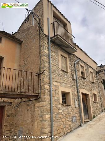 CASA (DE UNOS 189 M2) CON PATIO (DE UNOS 100 M2) EN LAS CERCANÍAS DE SANTA COLOMA DE QUERALT. - TAR