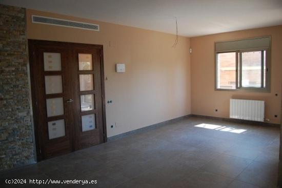 VENTA DE PRECIOSO CHALET DE OBRA VISTA EN CUNIT - TARRAGONA