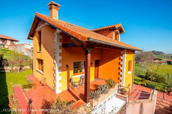  Chalet individual con jardín  en la Acebosa (San Vicente de la Barquera) - CANTABRIA 