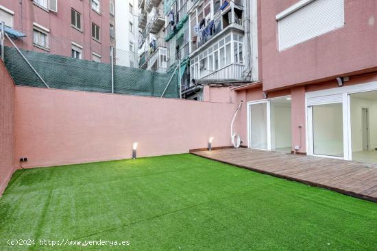 RECIEN REFORMADO GRAN TERRAZA Y LUMINOSO, PISO EN VENTA SANT ANTONI - BARCELONA