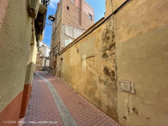 Terreno urbanizable de 48 m2 en el Casc Antic - BARCELONA