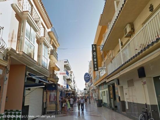 Local comercial en la calle más popular de La Carihuela - MALAGA