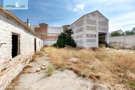 Casa con terreno en el centro de Churriana de la Vega - GRANADA