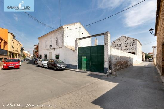 Casa con terreno en el centro de Churriana de la Vega - GRANADA