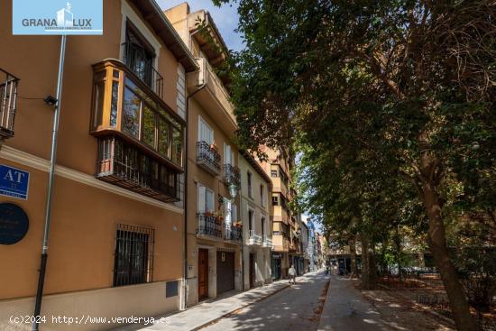  FANTASTICA CASA EN PLAZA DE LOS LOBOS - GRANADA 