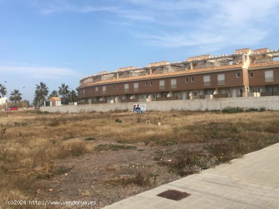 SOLAR URBANO DE 261 M2 ESQUINERO EN PLAYA ALMENARA - CASTELLON