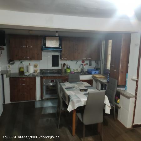 VENTA DE CASA CON TERRENO EN PARADASOLANA - LEON