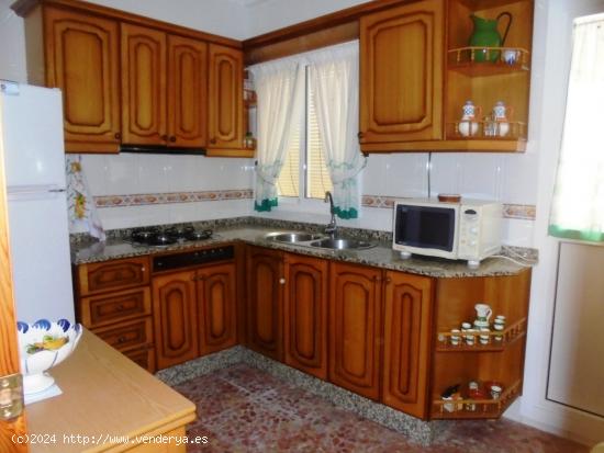 Venta de Casa en Zahara de la Sierra (Cádiz) - CADIZ