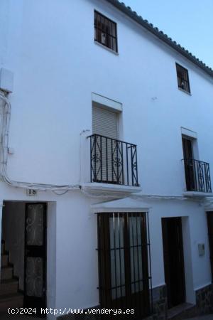 Venta de casa en Zahara de la Sierra - CADIZ