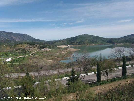 Parcela Zahara de la Sierra - CADIZ