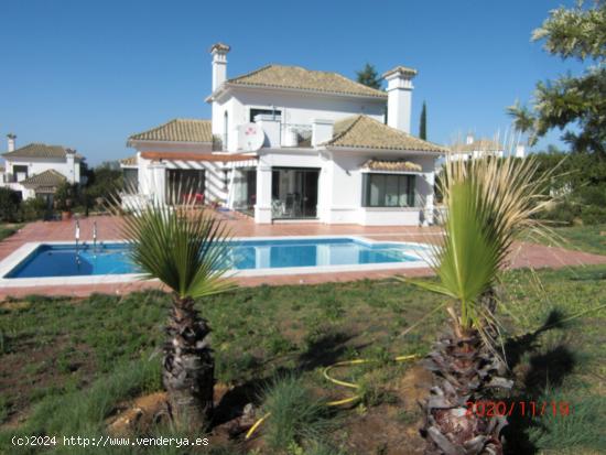 SE VENDE VILLA EN CAMPO DE GOLF GARDEN EN ARCOS DE LA FRONTERA - CADIZ