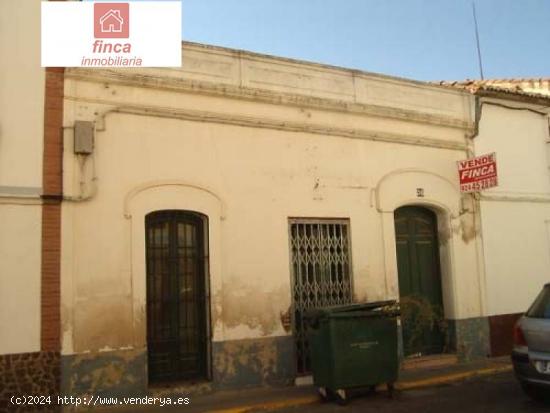  MONTIJO, CASA EN VENTA PARA REFORMAR, MUY AMPLIA Y CENTRICA - BADAJOZ 