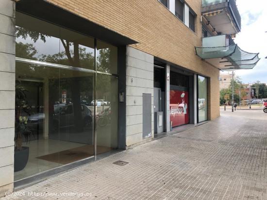 Local comercial en venta con rentabilidad en calle Calaceit - Viladecans - BARCELONA