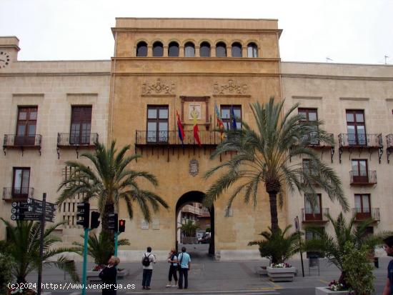 Solar a dos calles en pleno centro de Elche. - ALICANTE