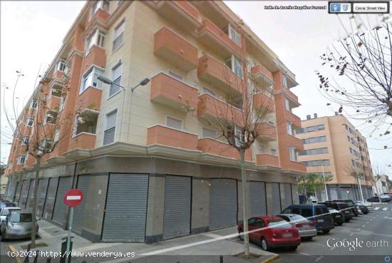 SE VENDE LOCAL MAS SOTANO EN MANZANA COMPLETA FRENTE AL CORTE INGLES EN ELCHE - ALICANTE