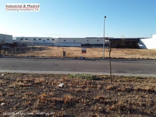 VENTA DE TERRENO INDUSTRIAL DE 1.769 M2 EN POL. IND. GESTESA EN LOECHES. - MADRID