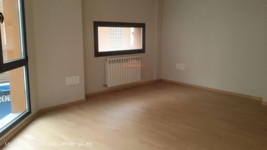 CÉNTRICO PISO SEMINUEVO 90 M2 PARA OFICINAS CON 4 DESPACHOS. - ALBACETE