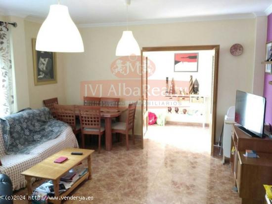 VENTA DE EXCEPCIONAL Y GRAN CHALET EN LA FELIPA, A 10 MINUTOS DE ALBACETE - ALBACETE