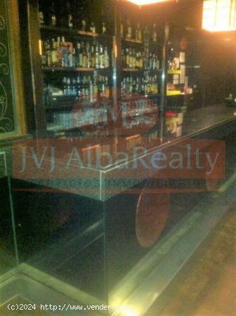 SE VENDE GRAN LOCAL EN EL CENTRO CON NEGOCIO DE HOSTELERIA INCLUIDO - ALBACETE