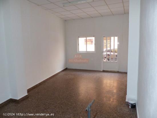 SE ALQUILA LOCAL COMERCIAL EN ZONA CENTRO- CARRETAS- EROSKI - ALBACETE